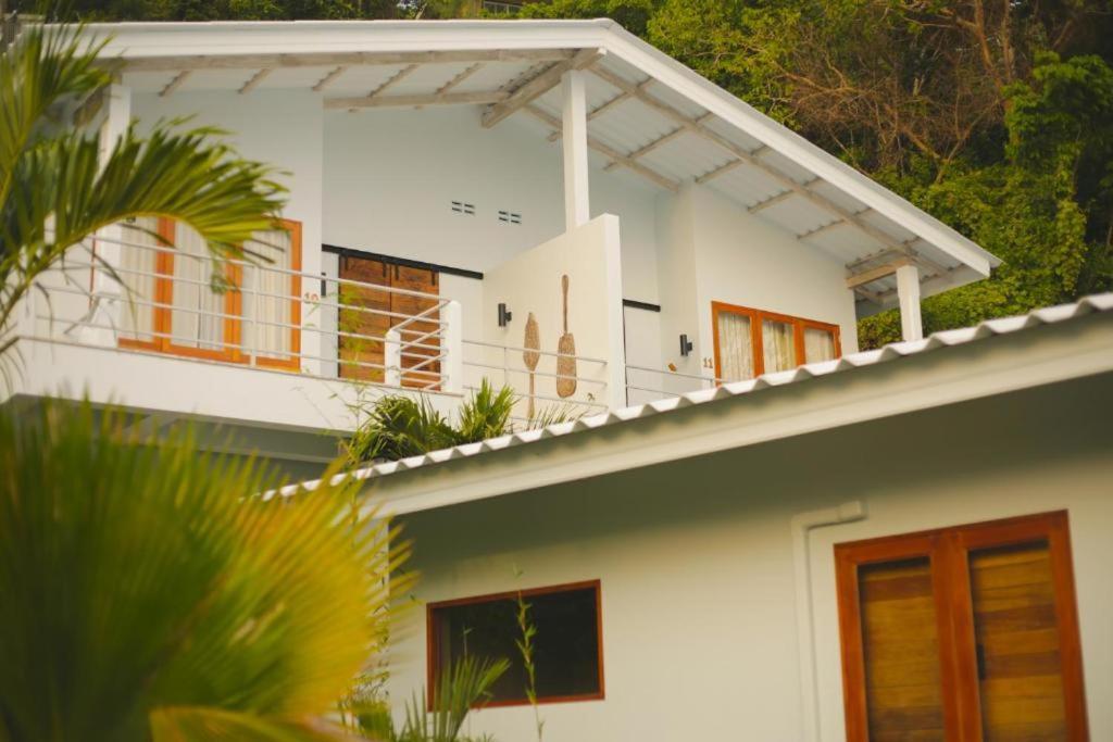 The Mooring Resort Panwa Beach Exteriör bild