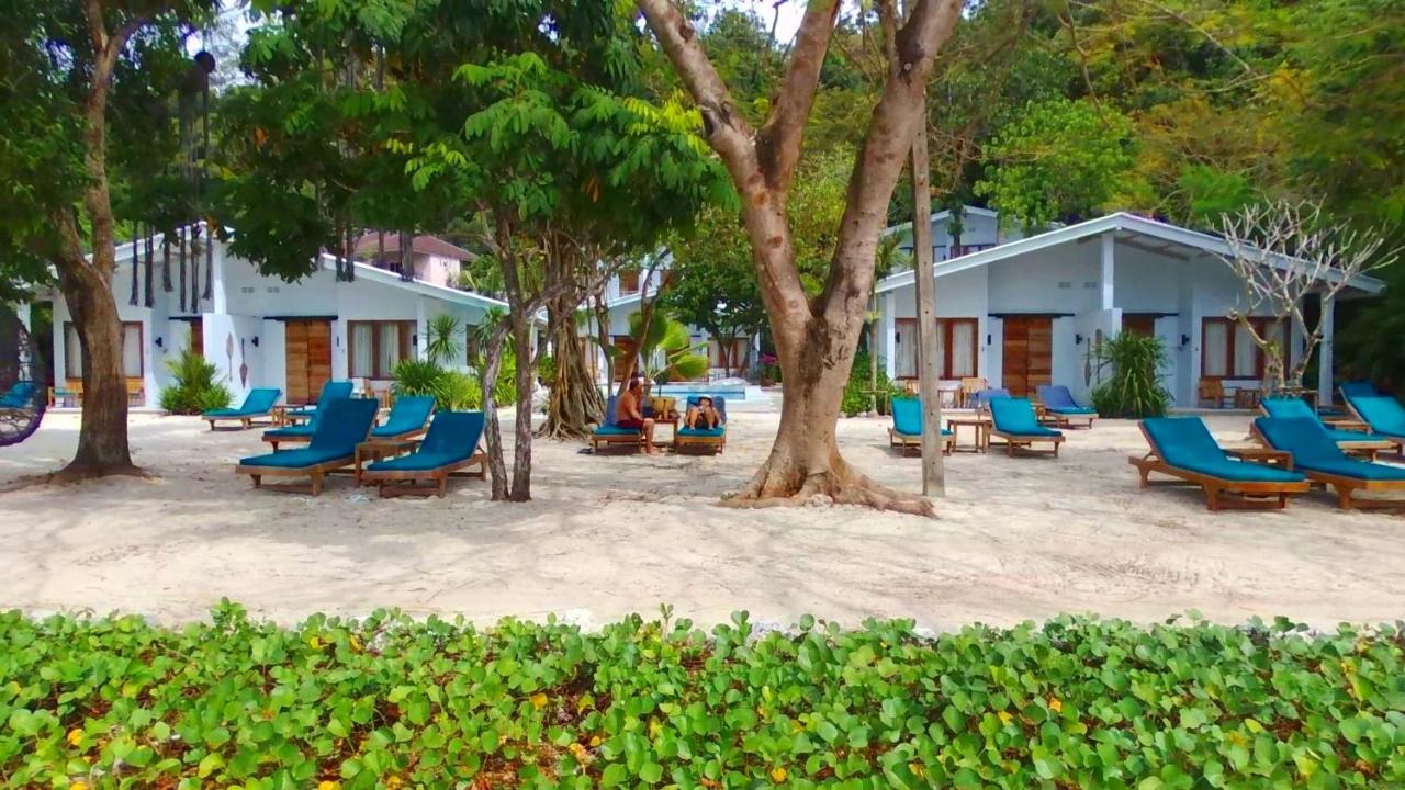 The Mooring Resort Panwa Beach Exteriör bild